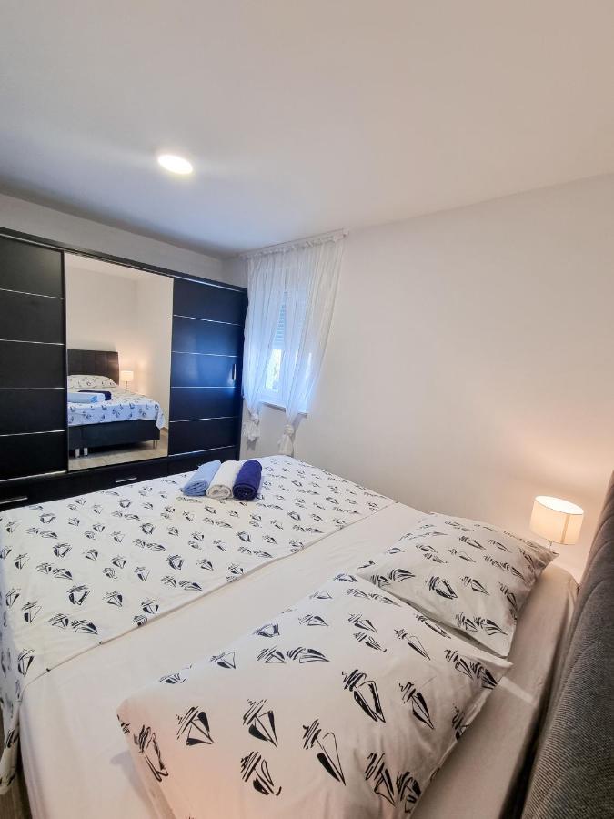 Apartment Ane 2 Tisno Bagian luar foto